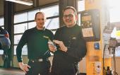 Mechaniker in Autowerkstatt Mechaniker in Vergölst-Werkstatt