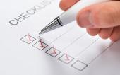 Pen Over Filled Checkboxes Checkliste zur Reifeneinlagerung